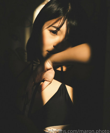 maron photo hübsche akt bild