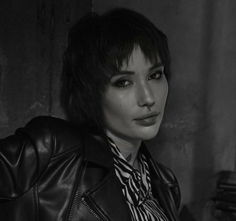 chantaise erwachsene hd bilder