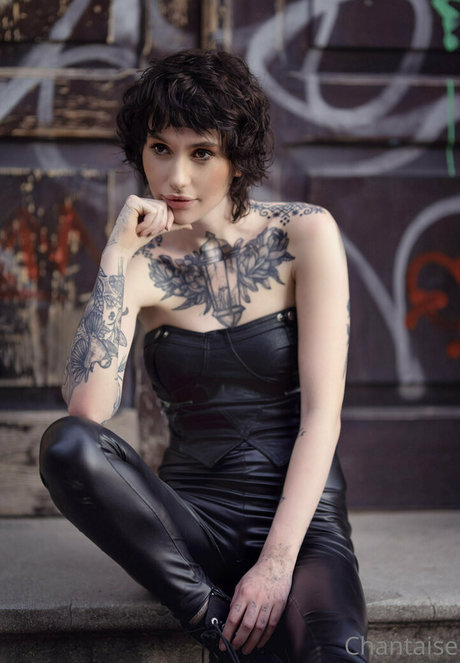 chantaise erwachsene nackte archiv