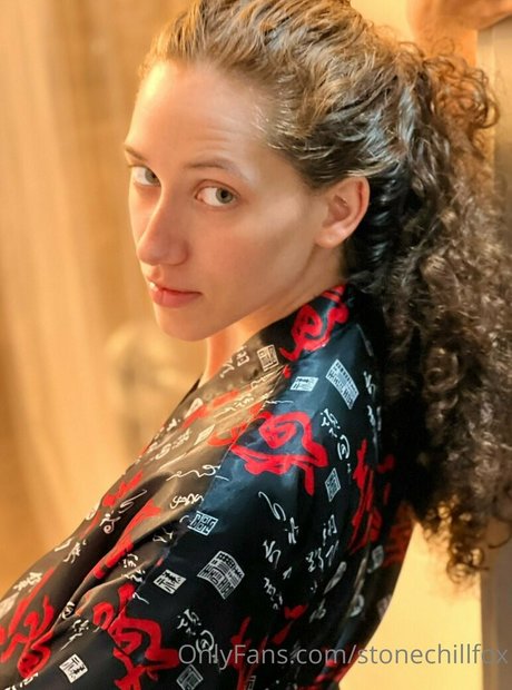 stonechillfox schauspielerin hd archiv