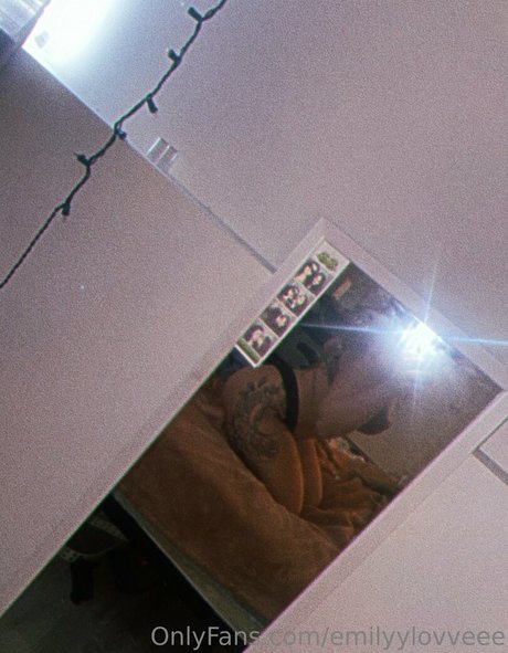 emilyylovveee xxx nacktheit archiv