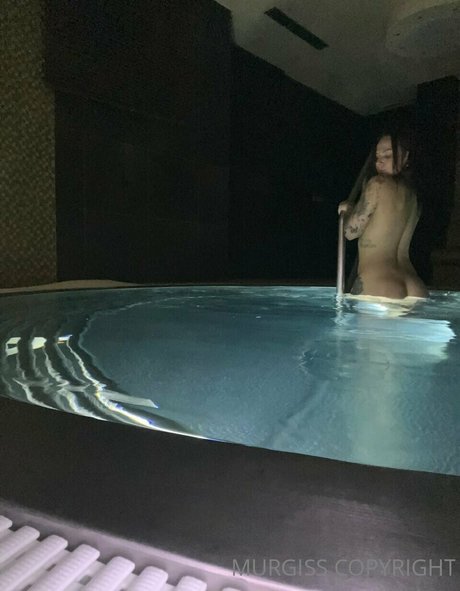 flugbegleiterin onlyfans top nackte bild