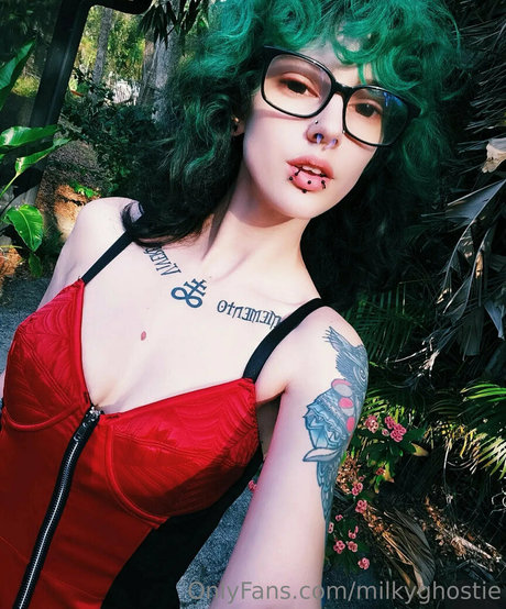 milkyghostie kunst erwachsene galerien