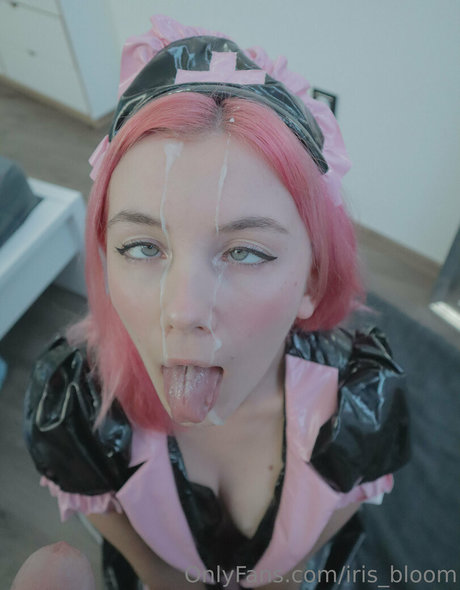 Iris Bloom model exklusive archiv