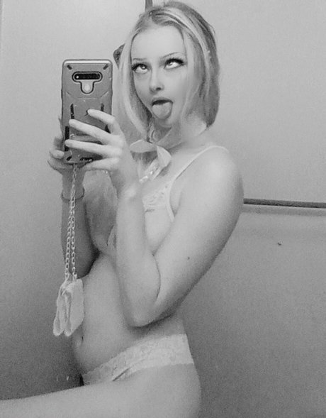 qweenaudrey nackt kunst archiv