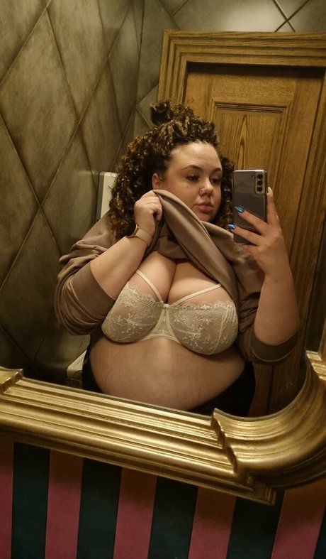 alicefrommarsbbw schauspielerin hd foto