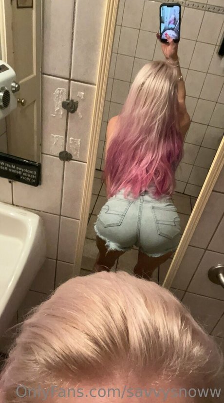 savvysnoww heiße nacktheit galerien