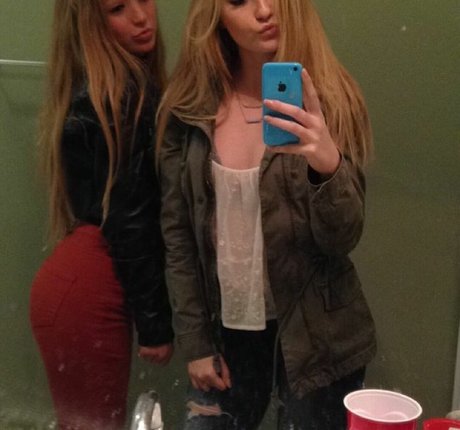 Kimi McFarland nacktheit top bild