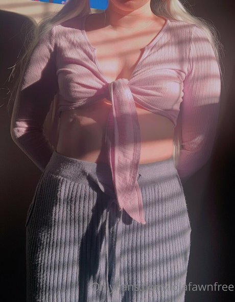 lolafawnfree sexy top bilder