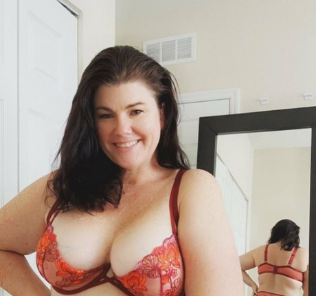 Crystal McBootay erotische nackte bild