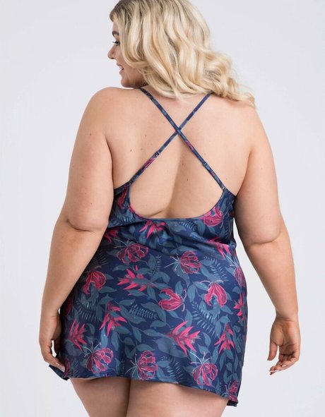 Izzy Nicholls heiße top bild