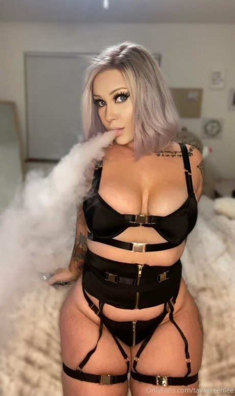 zierliche onlyfans kunst porno bild