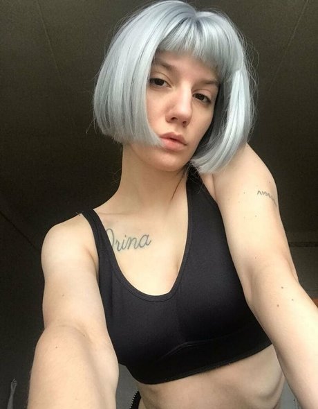 yanaperfect exklusive nackten archiv