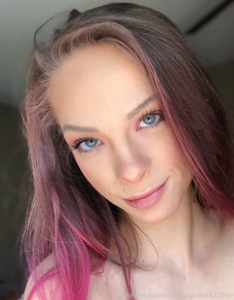 vannnaonline420free model sexy bilder