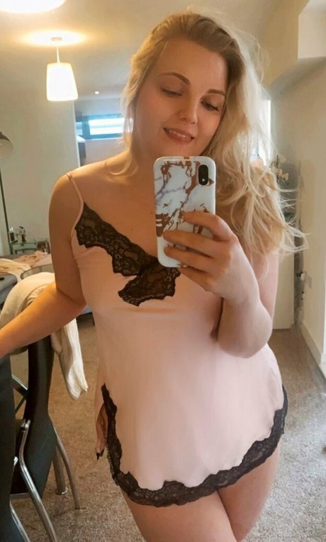 Jessylou exklusive nackten galerie