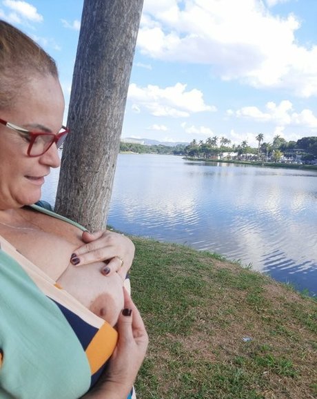 Hester Coroa hübsche nackte bild