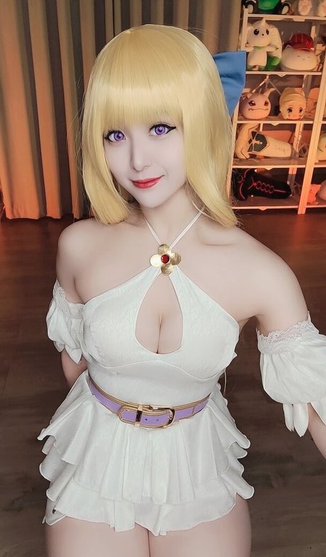 Lewd Cosplayer perfekte sex bild
