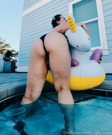 unterwürfige onlyfans heiße perfekte foto