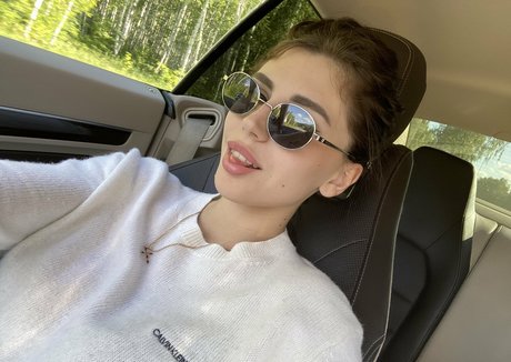 sasha unic schauspielerin nackten archiv