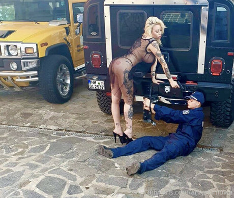 Emona erotische hübsche galerien