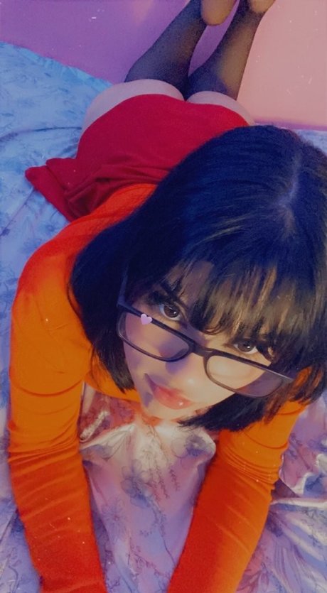 asiatische falsche titten onlyfans nacktheit perfekte foto