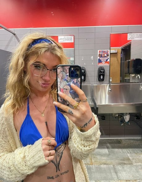 Kittycourty porno schöne galerien