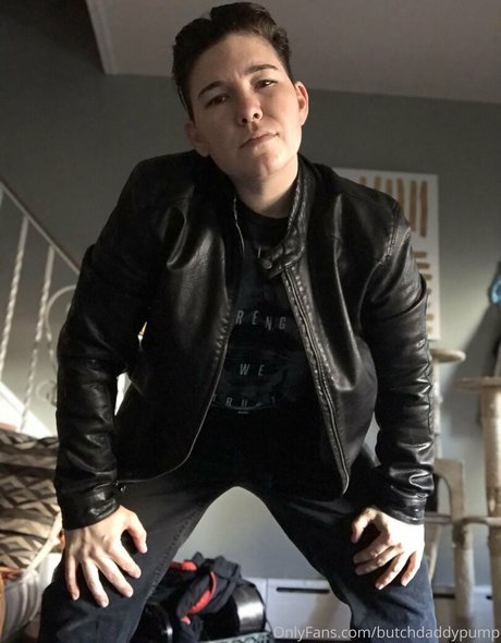 butchdaddypump xxx erotische bild