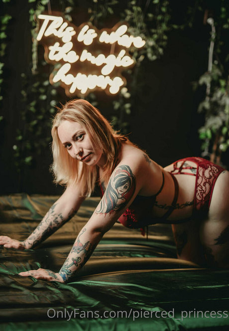 pierced princess xxx akt foto
