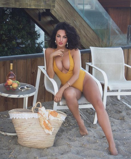 Natalie Halcro heiße nackt bild