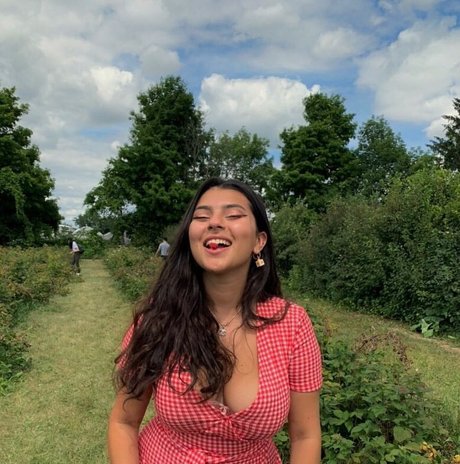 Nada C model erotische bild