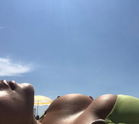 Nada C exklusive pornografische bild