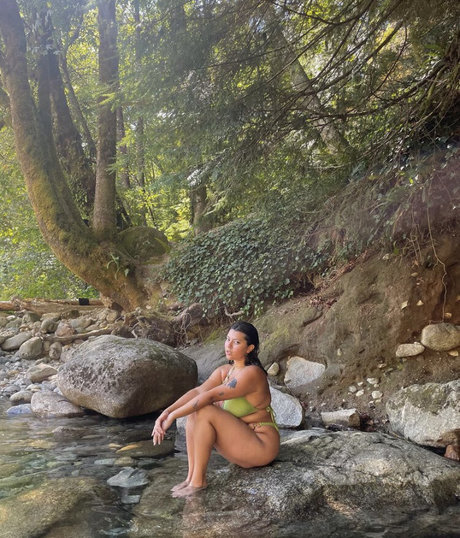 Nada C model hübsche bild