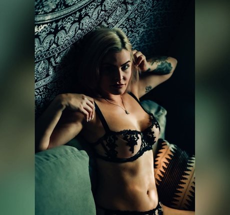 Natalie Rose top exklusive bild