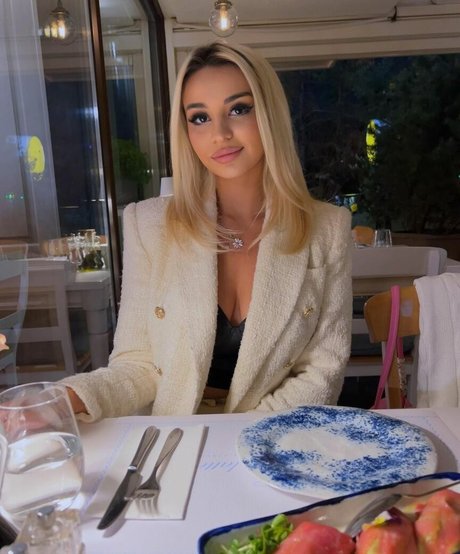 Helenqueen model kunst bild