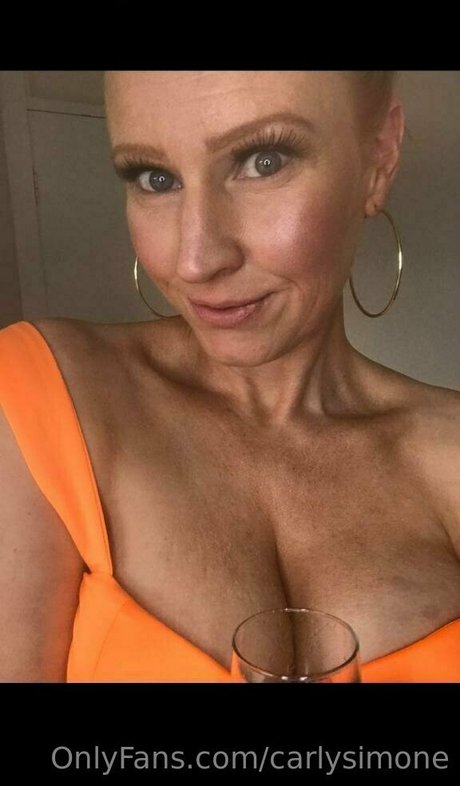carlysimone kostenlose heiße bilder