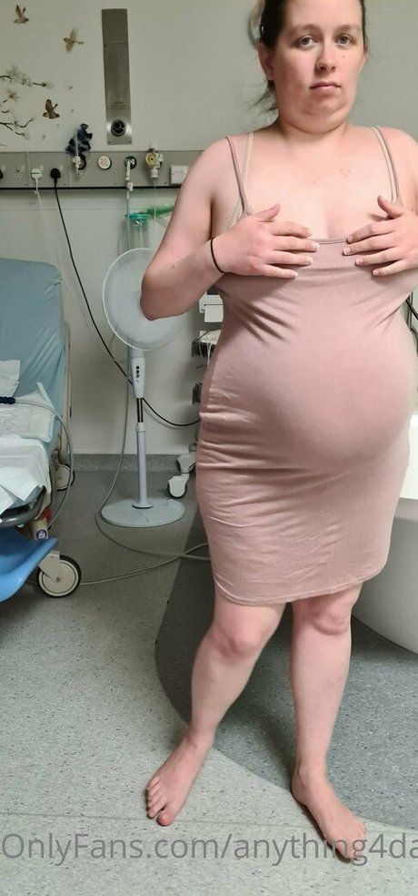 anything4daddyvip model pornografische bild