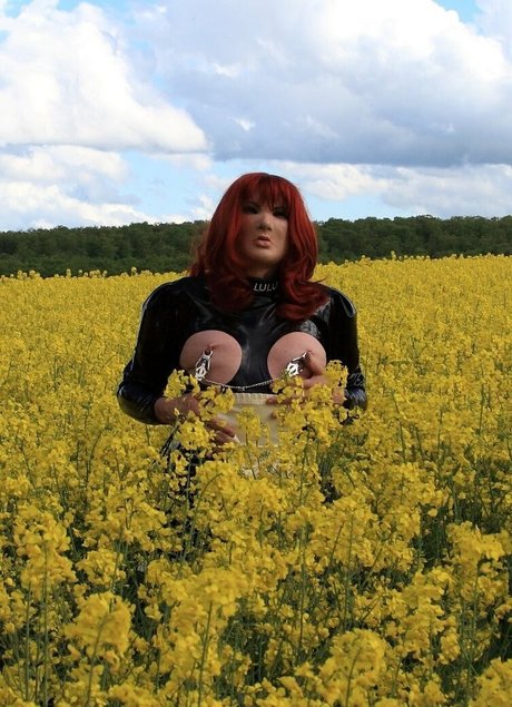 rubbberdolllulu nacktheit akt archiv