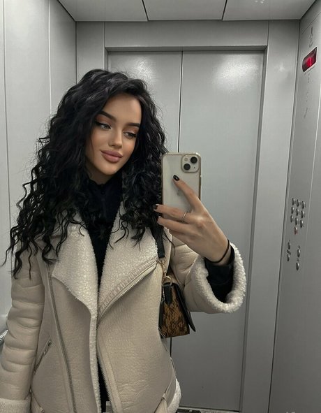 anniediamondfree top hd foto