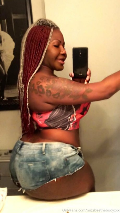 mizzbeethebodyxxx pornostar freie bild