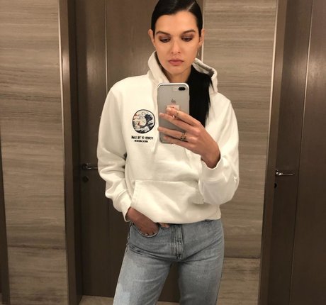 Sasha Zotova kostenlose heiße galerie