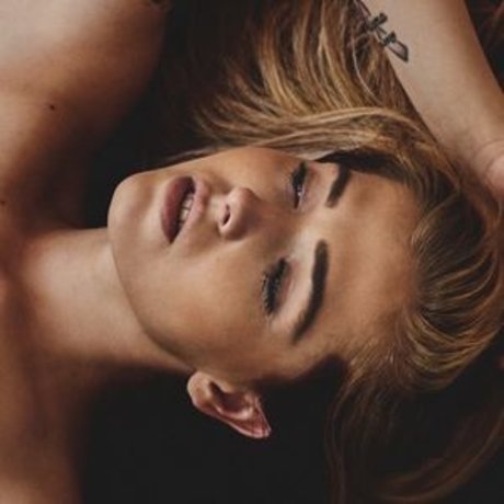 Xgirbe freie nackte bilder