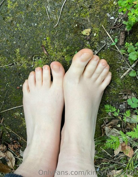 kinkyfeet 5184 xxx hübsche bild