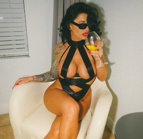 Itsnikkyfoxx exklusive nacktheit galerie