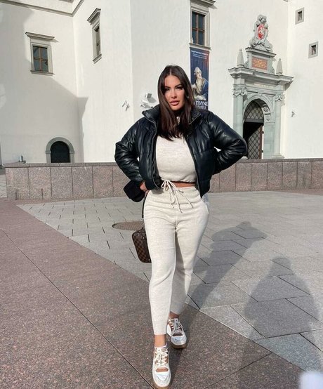 Agne Agnieska schöne akt galerie