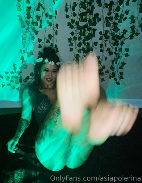 asiapolerina schauspielerin exklusive galerien