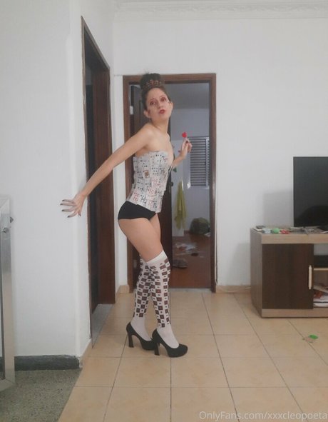 xxxcleopoeta schauspielerin erotische bilder