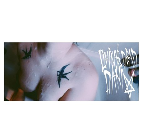 livingdeaddani sexy pornografische foto