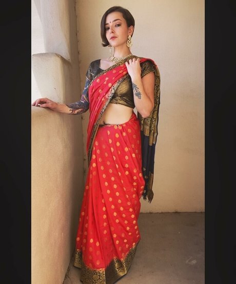 Indi Rossi kunst pornostar galerien