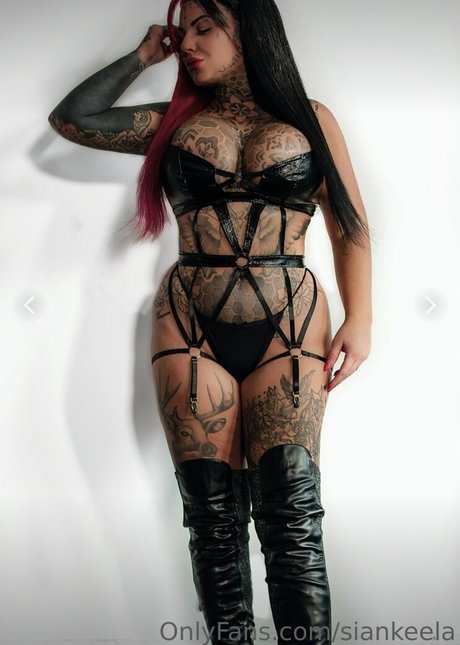 Sian Keela erwachsene nacktheit archiv