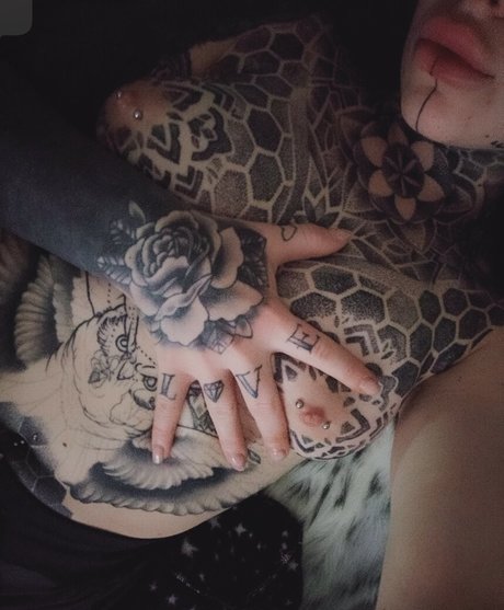 Sian Keela kostenlose akt galerie